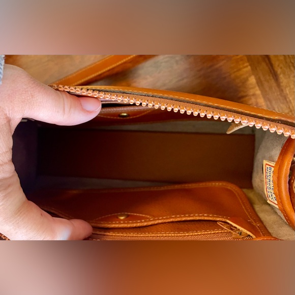 Vintage Dooney & Bourke USA All Weather Leather Crossbody and Coin Purse - Picture 16 of 16